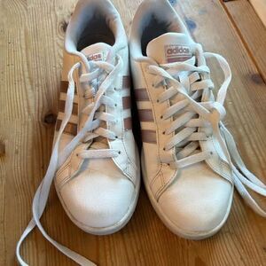 Adidas Sneakers white and pink Cloudfoam Shoes Women's Size 10